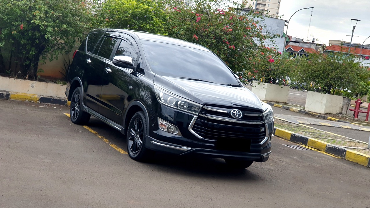 Toyota Kijang Innova 2.0 Venturer Automatic