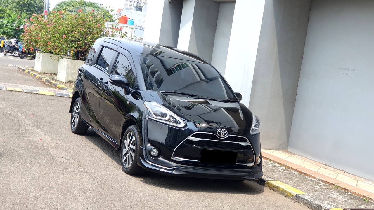 Toyota Sienta 1.5 Q Automatic