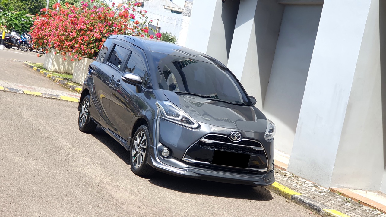Toyota Sienta 1.5 Q Automatic
