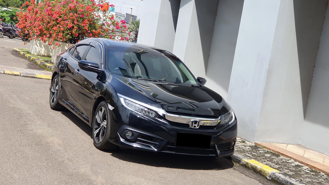 Honda Civic 1.5 Turbo ES Automatic