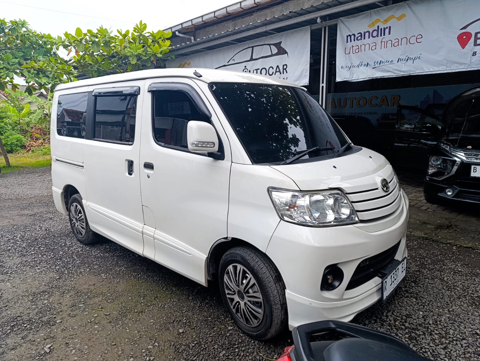 Daihatsu Luxio 1.5 X MT