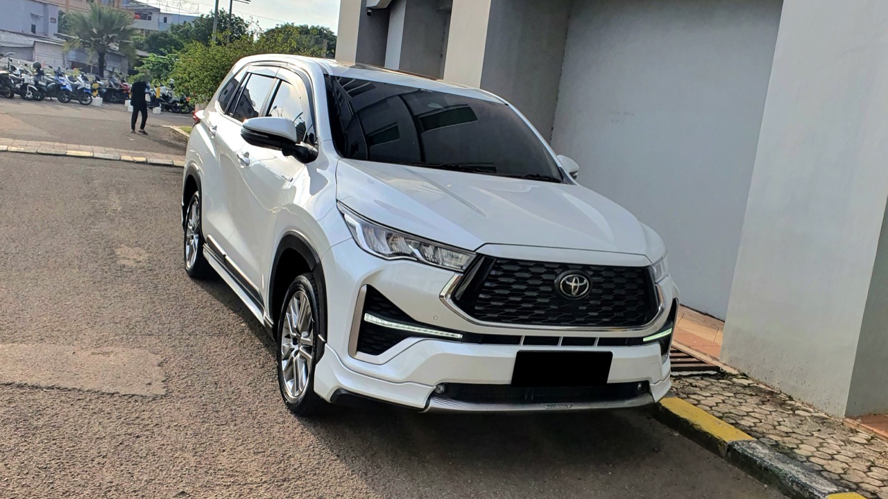 Toyota Kijang Innova Zenix 2.0 Q Modelista Automatic