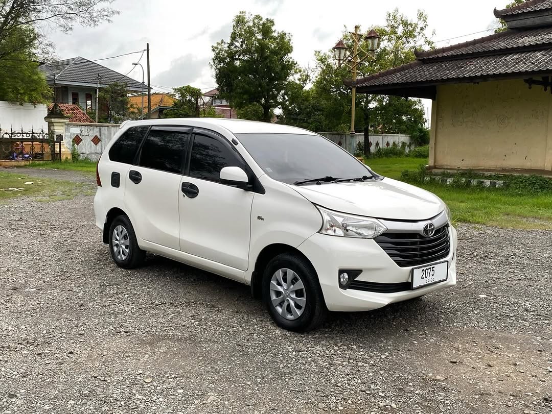 Toyota Avanza 1.3 E AT