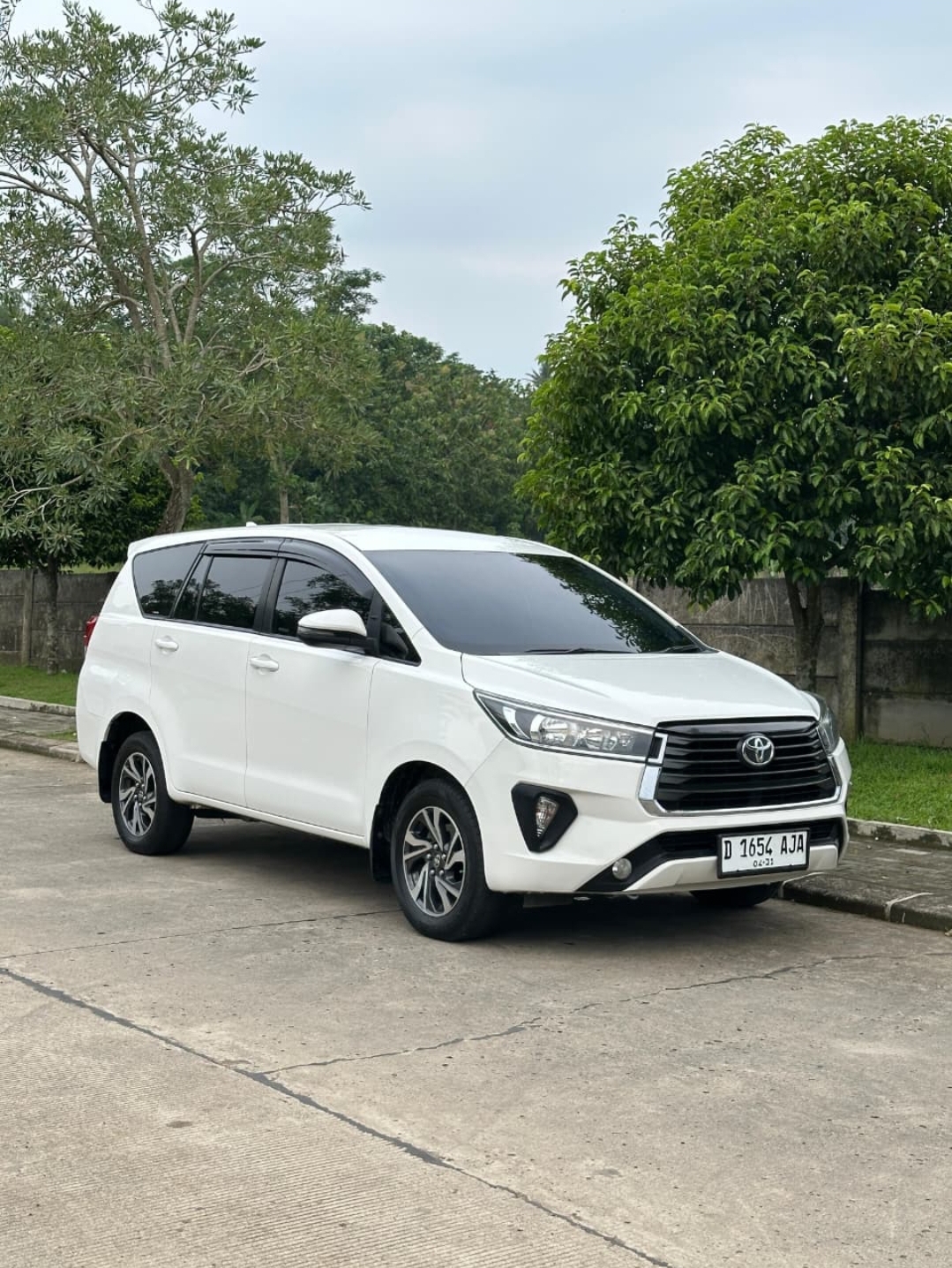 TOYOTA KIJANG INNOVA 2.4 G AT