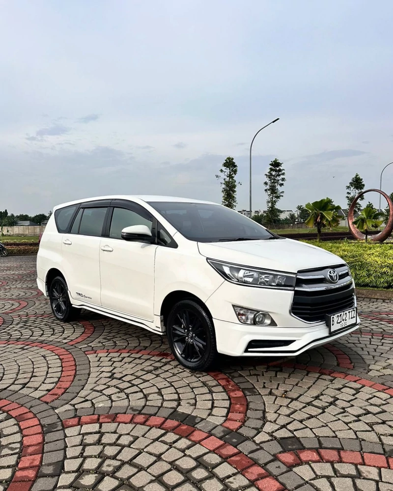 Toyota Kijang Innova 2.0 G TRD AT