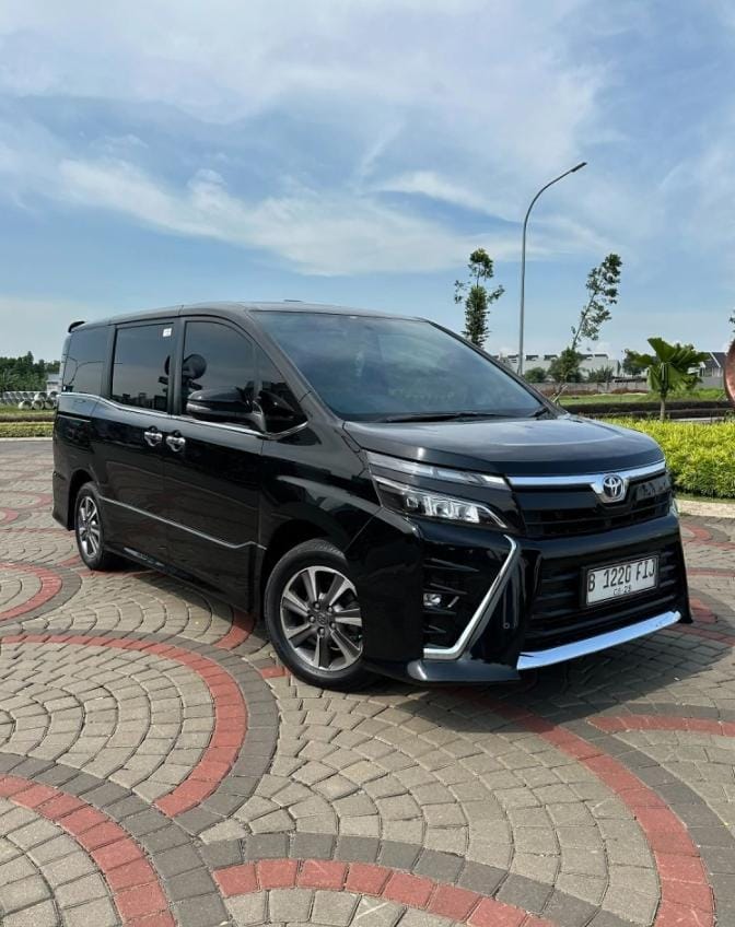 Toyota Voxy 2.0 AT