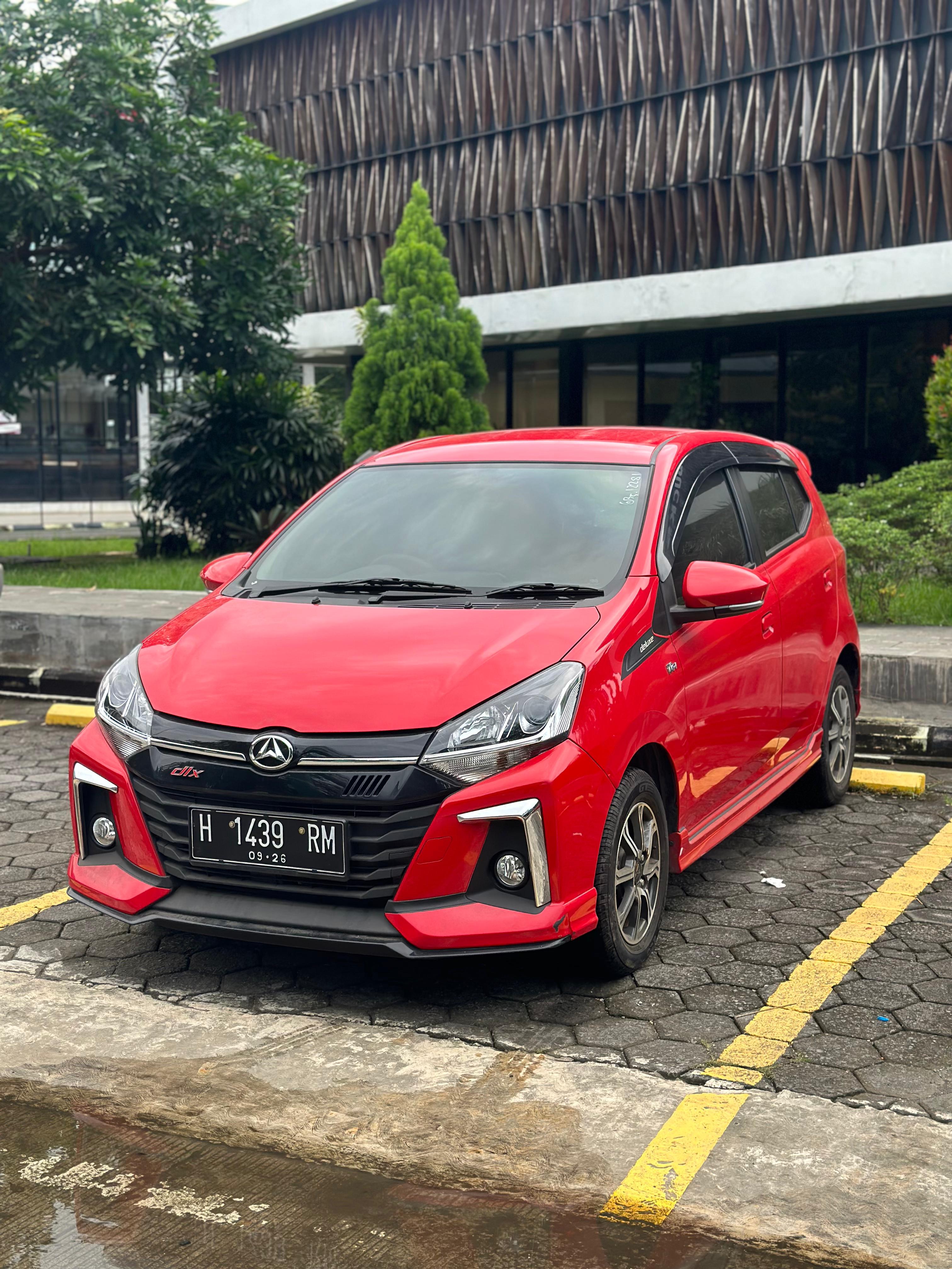 Daihatsu Ayla 1.2 R Deluxe AT