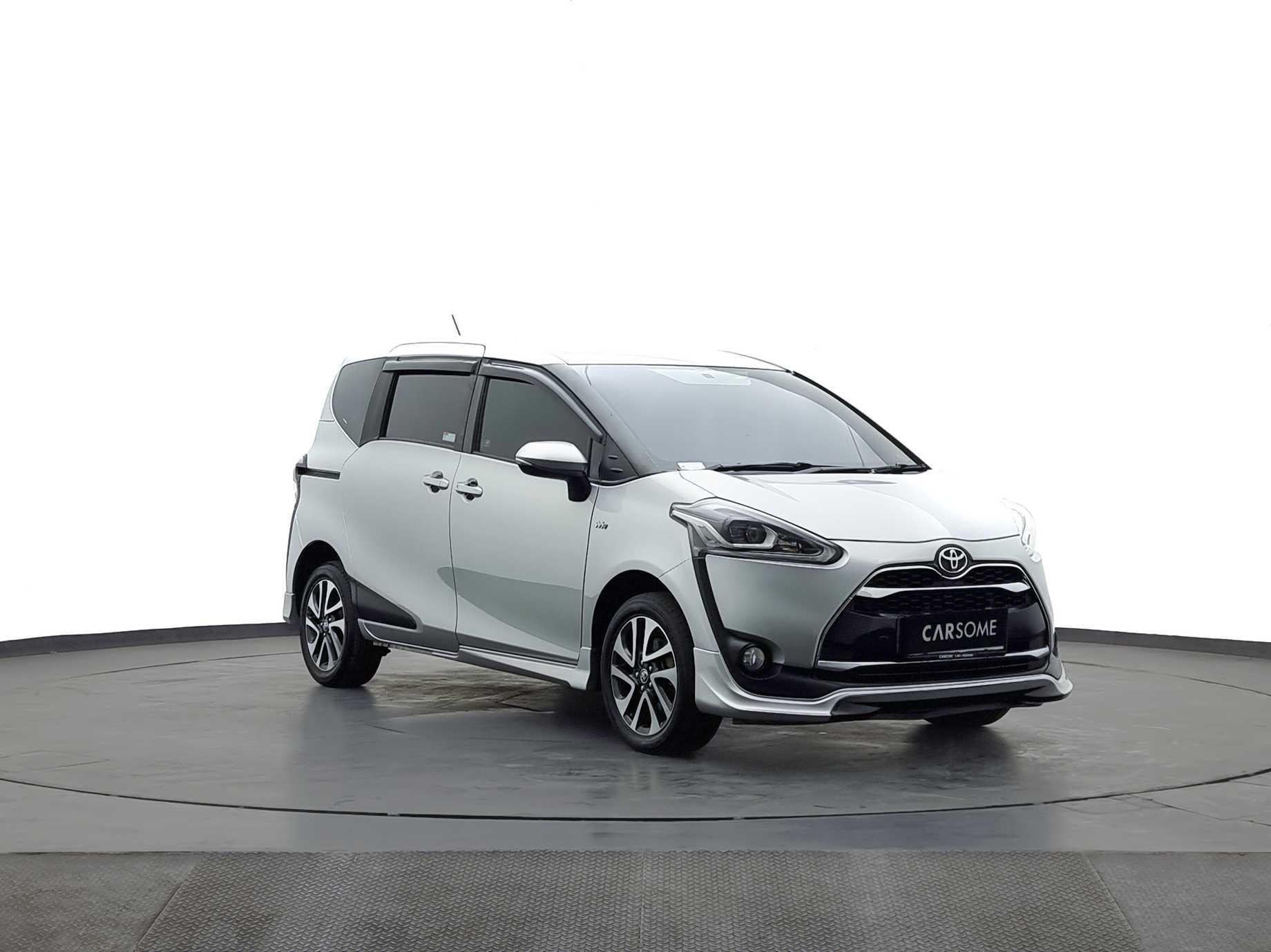 Toyota Sienta Q 1.5