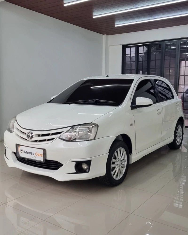 Toyota Etios 1.2 G Manual
