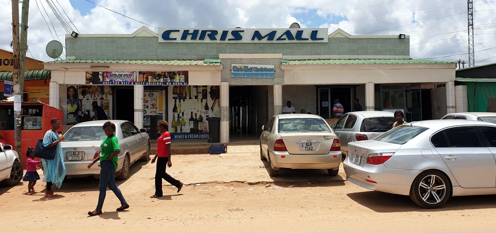 Chris Mall Chelstone, Kamanga