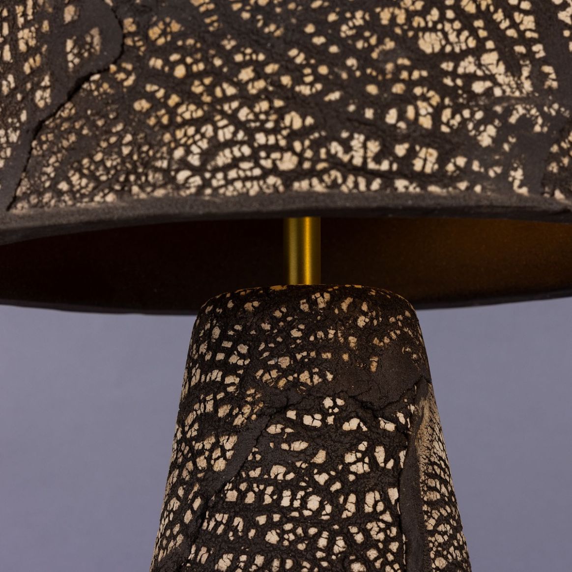 Black clay hot sale lamp