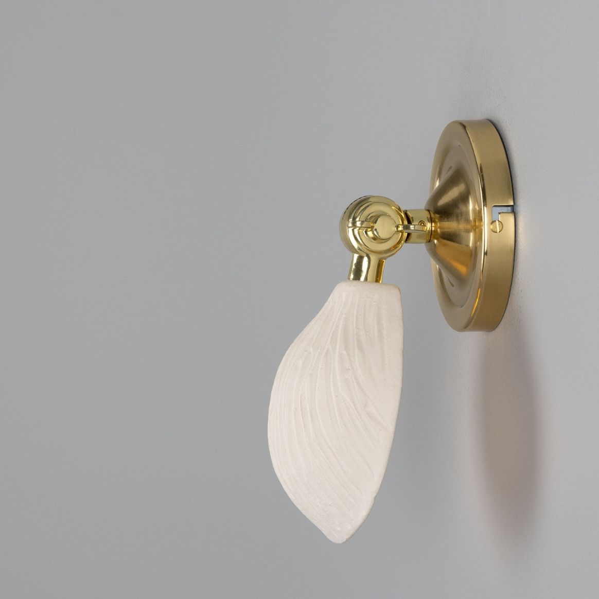 Ceramic wall light fixture deals