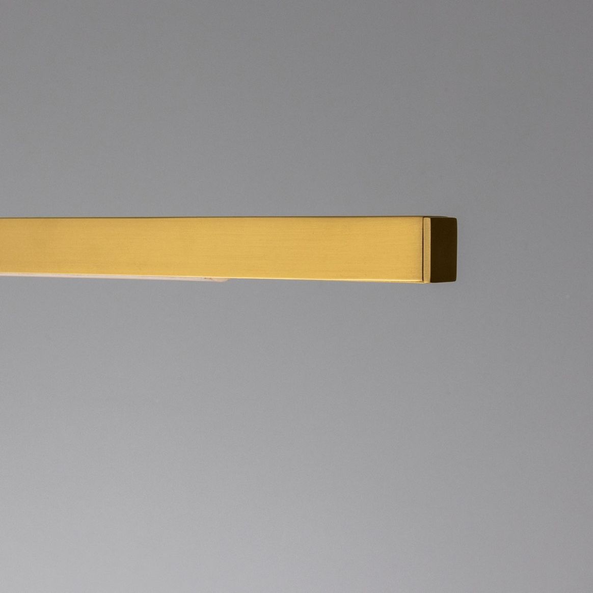 Brass linear light top