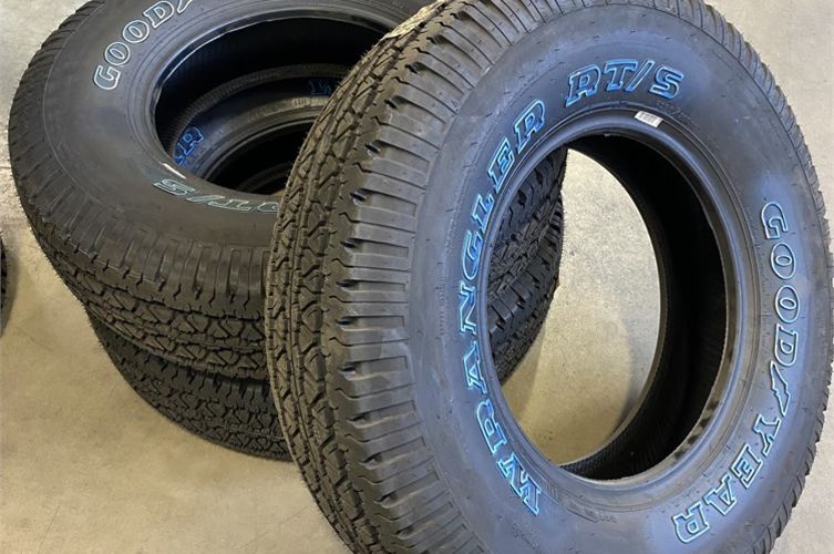 3 New Goodyear Wrangler RT/S P235/75 R15 tires Online Government Auctions  of Government Surplus | Municibid