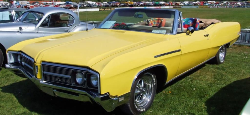 1959 Yellow Buick LeSabre