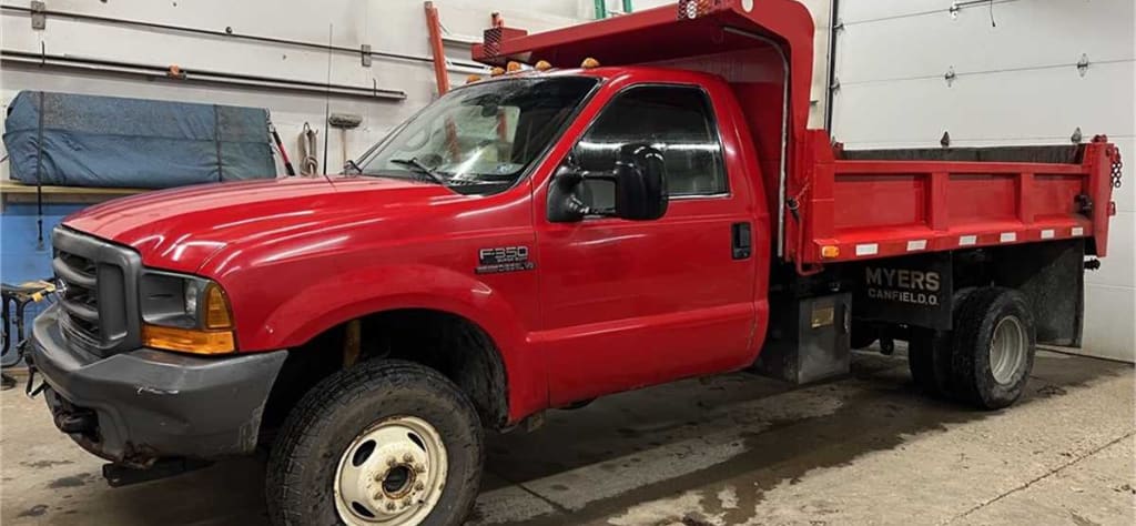 2000 Ford F-350 Dump Truck image