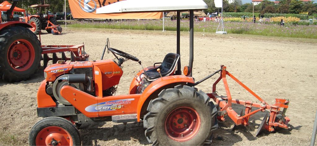 Sub-compact Kubota tractor