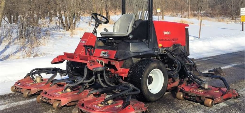 Minnesota Government Auctions -2004 Toro Groundsmaster