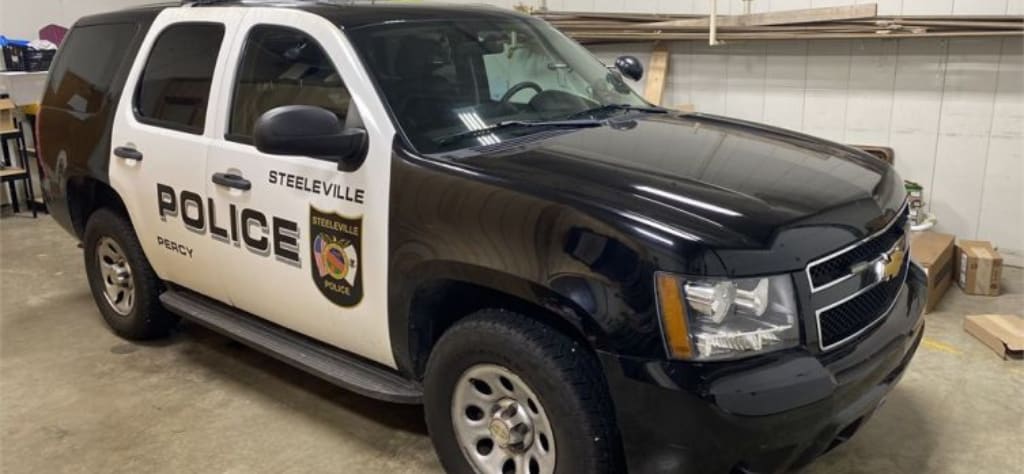 Illinois Government Auctions - 2012 Chevrolet Tahoe