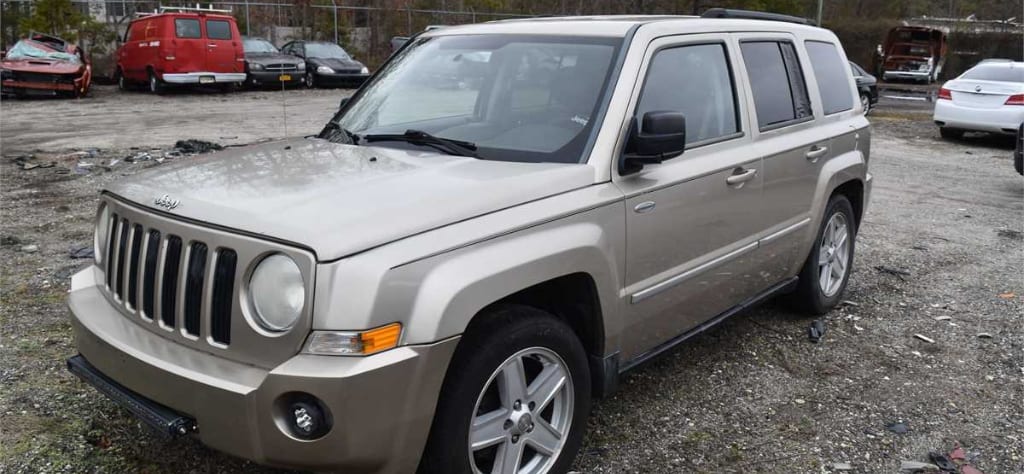 Government Surplus Vehicle Guide - gray SUV