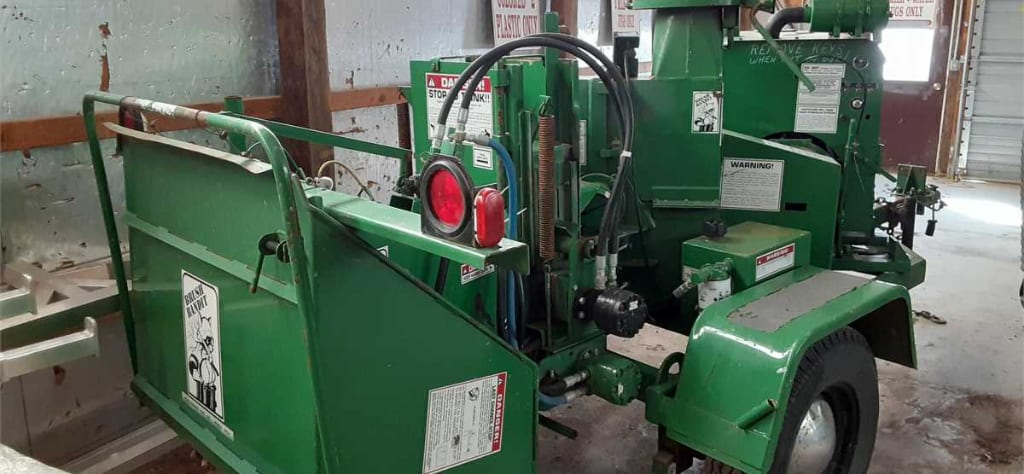 1996 Bandit Wood Chipper Model 90XP