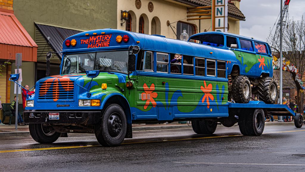 Scooby Doo skoolie Image