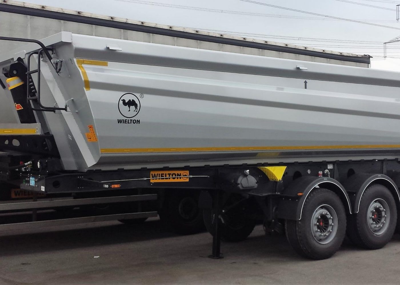 Wielton pup trailer