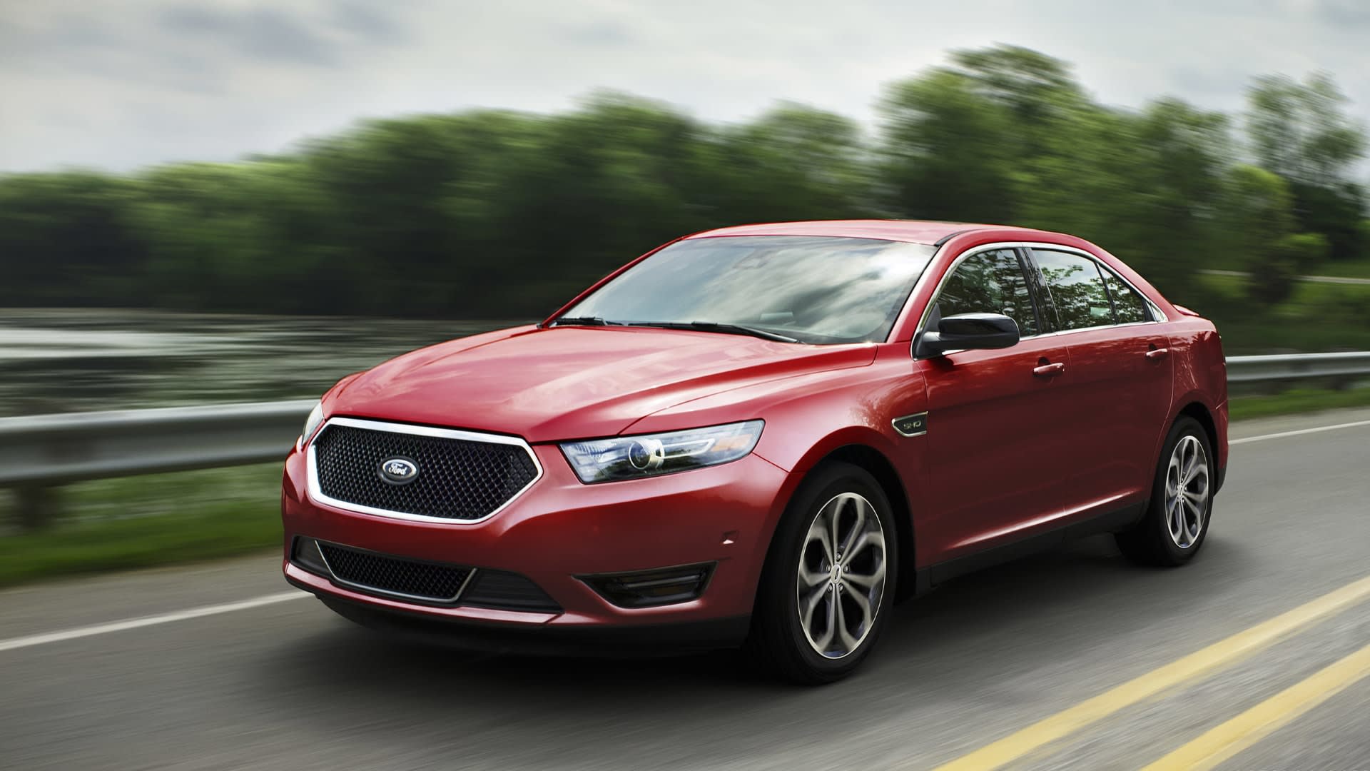 2017 Ford Taurus, among the best cars to buy used and one of the latest generation vehicles for the model