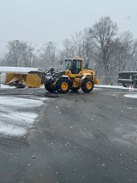 Lingo hard at work during the winter season. Lingo hard at work during the winter season.