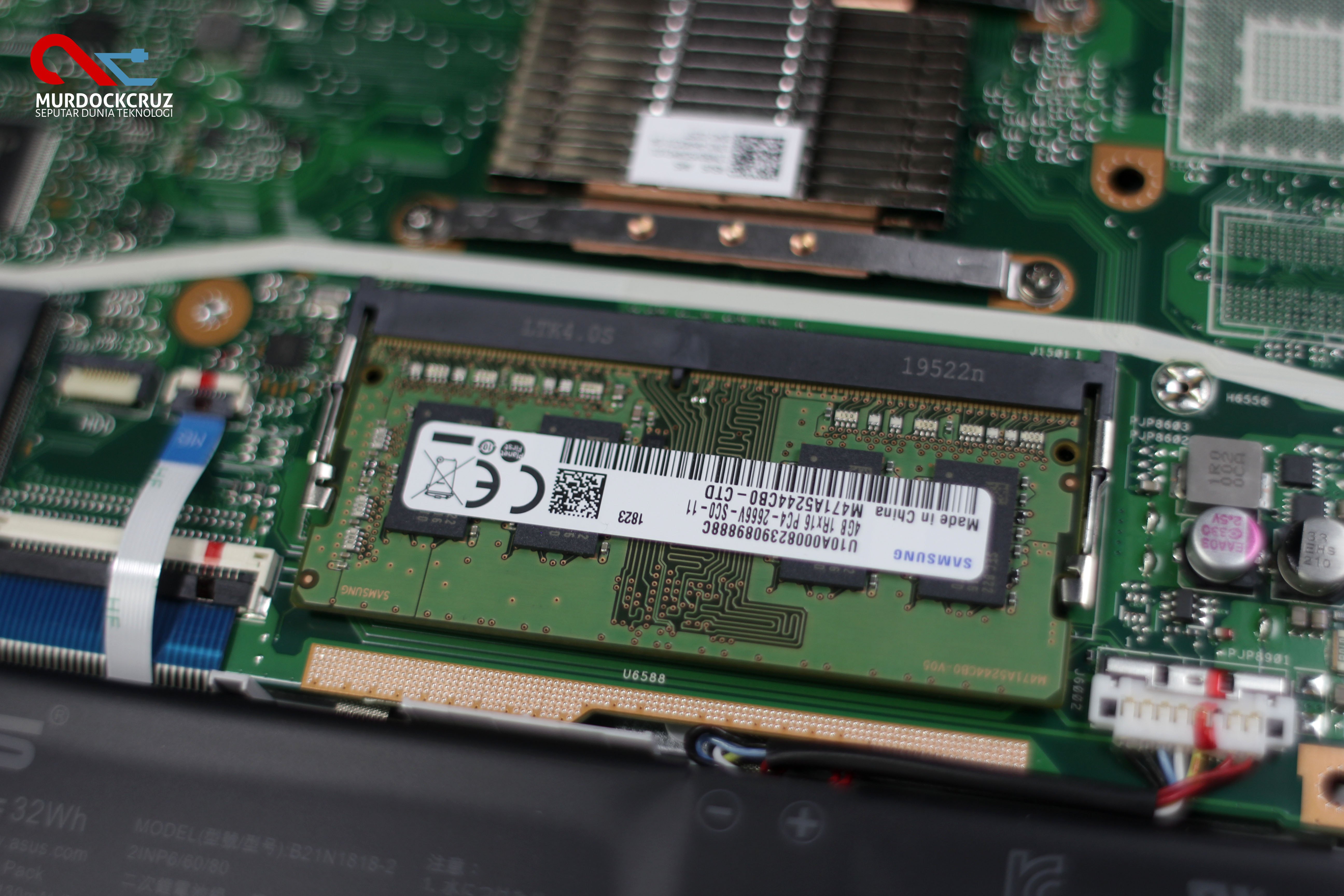 ASUS VivoBook M409DA