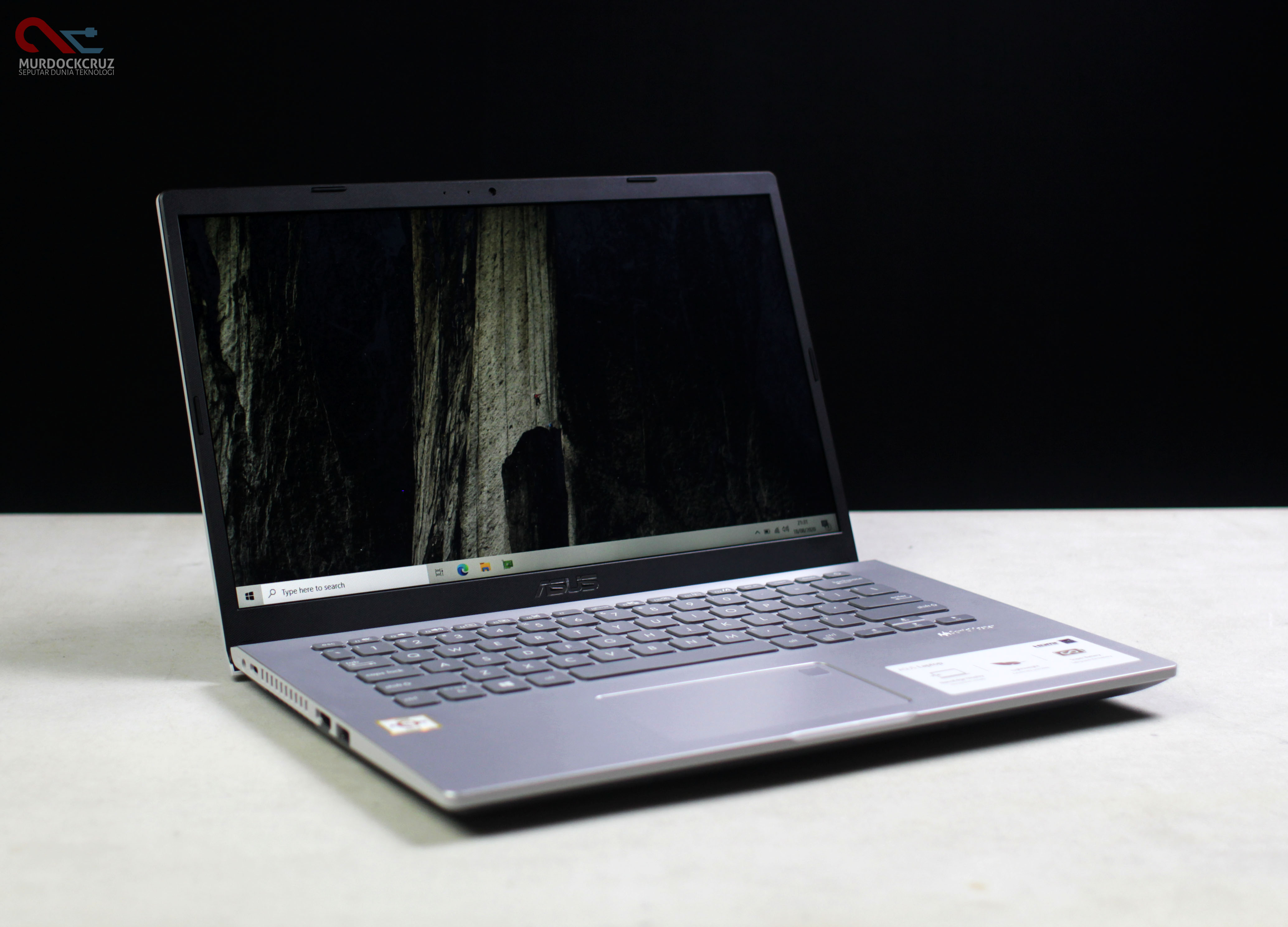ASUS VivoBook M409DA