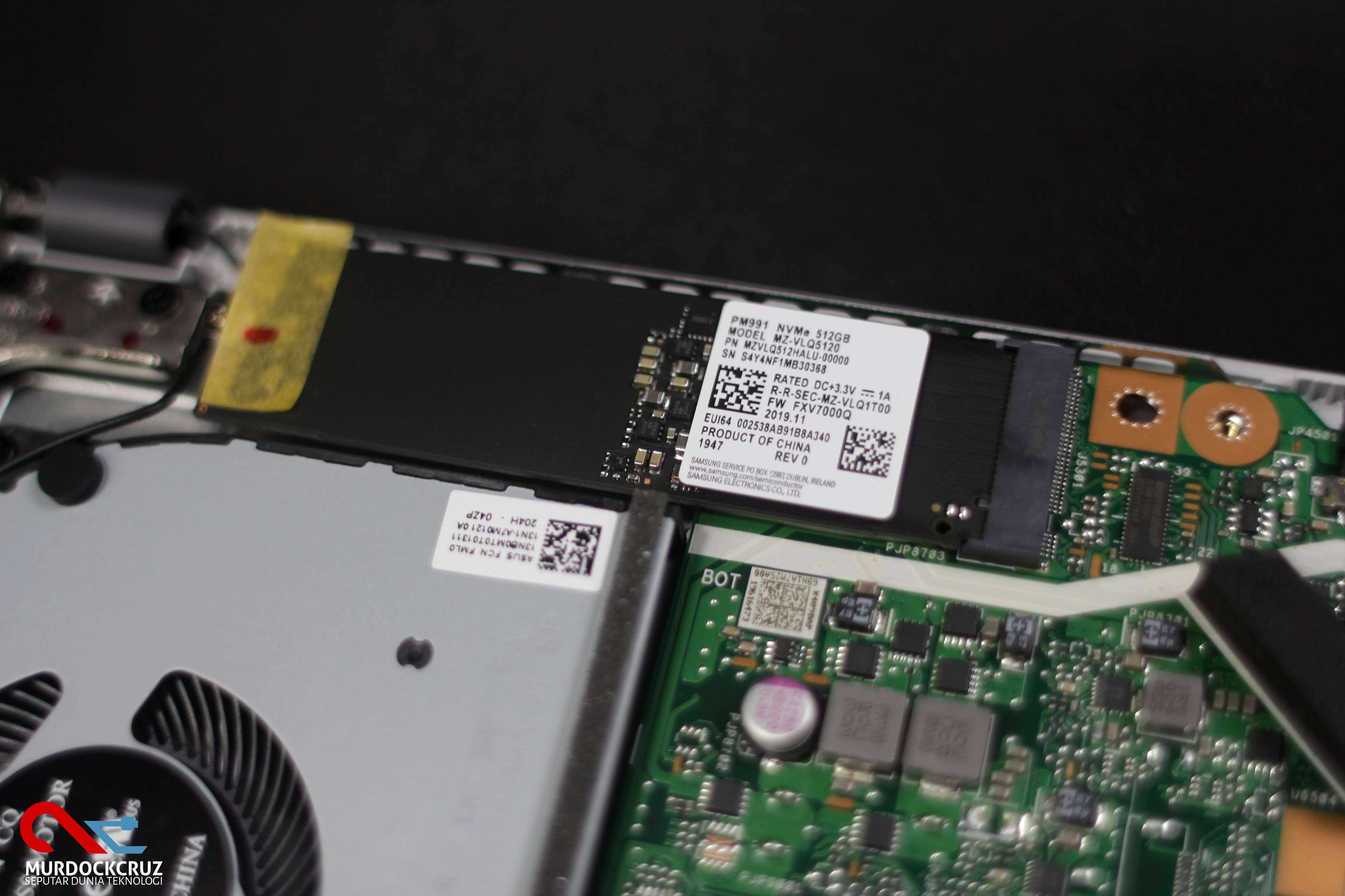 ASUS VivoBook M409DA