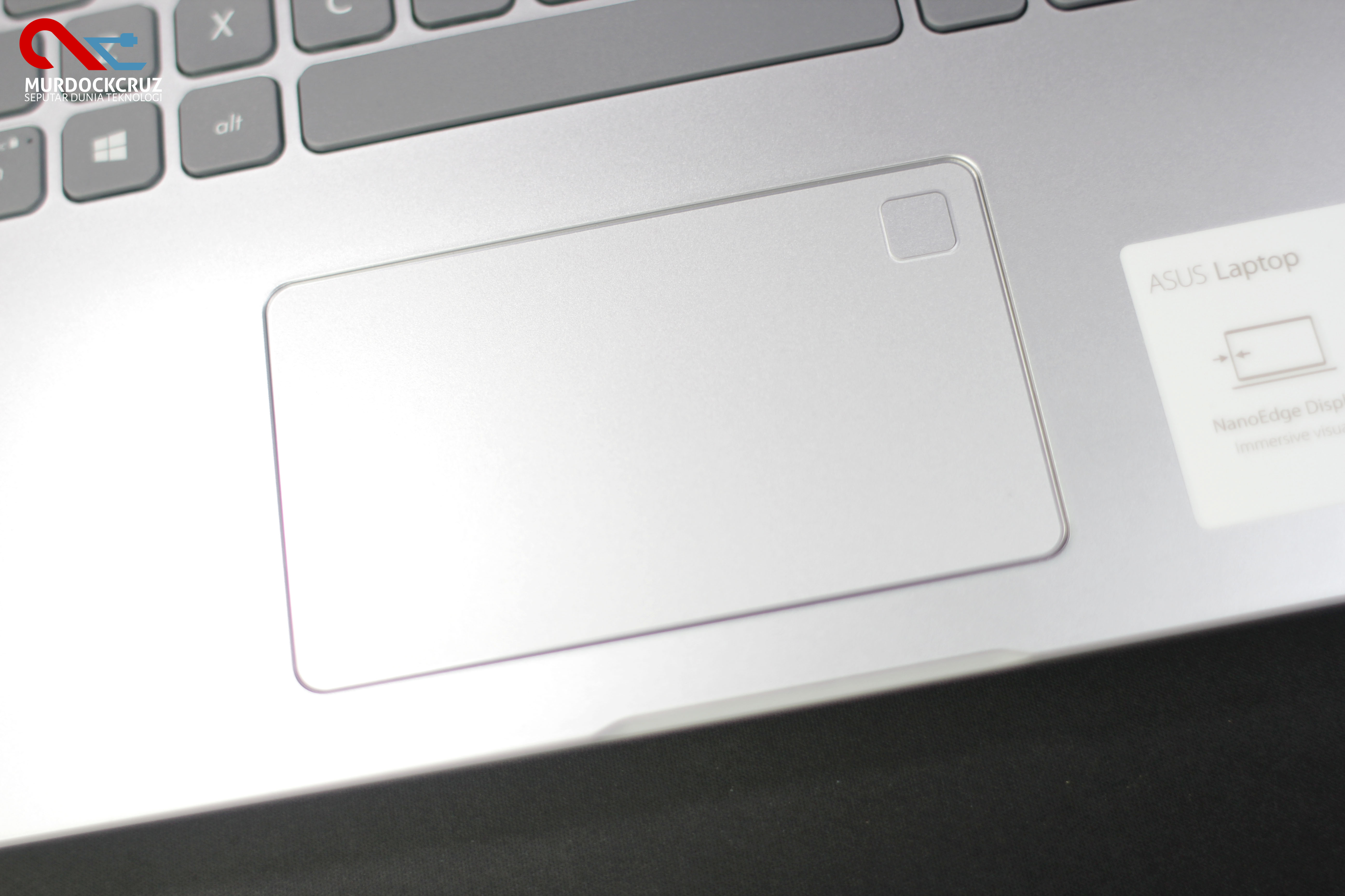 ASUS VivoBook M409DA
