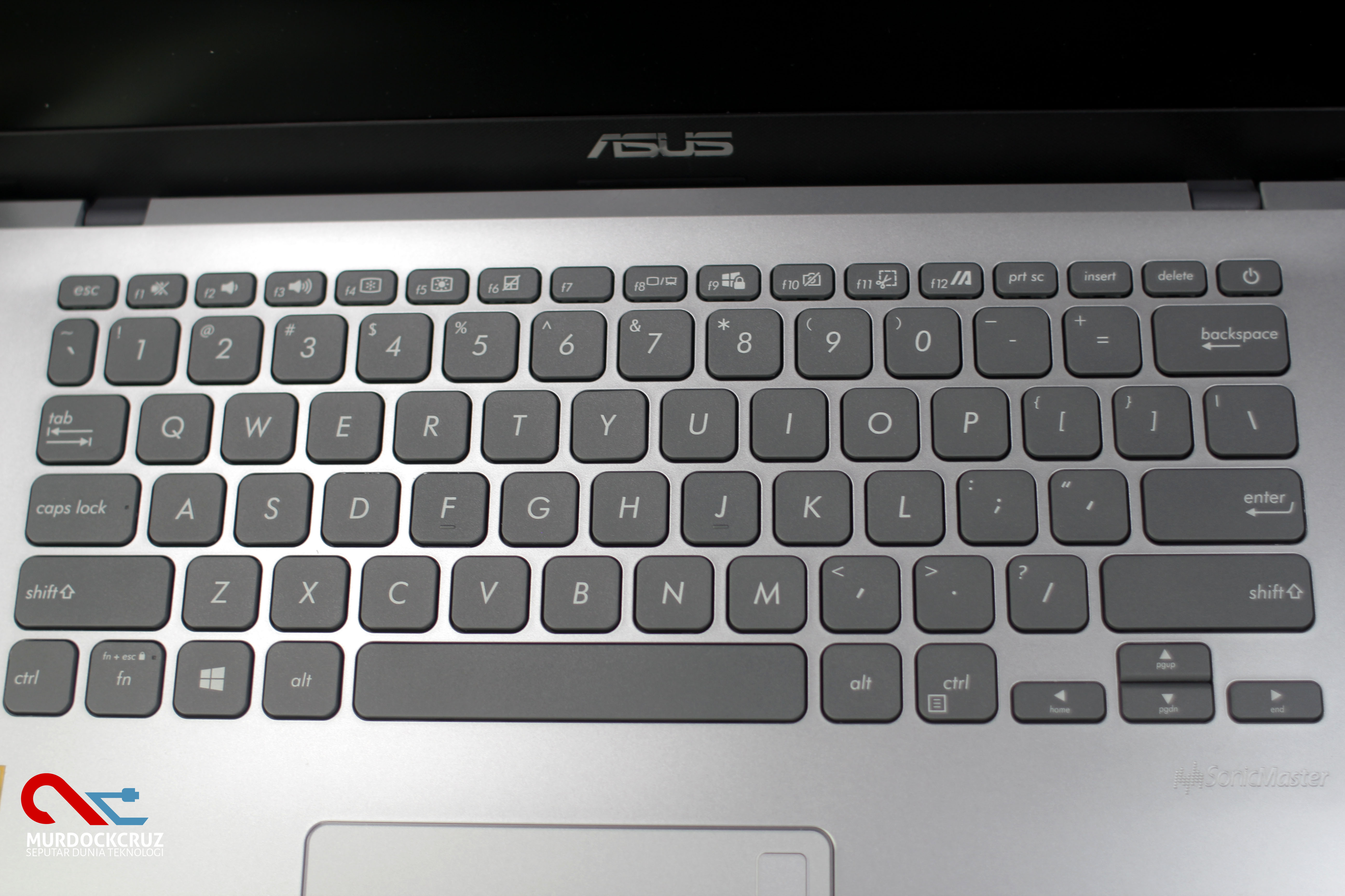 ASUS VivoBook M409DA