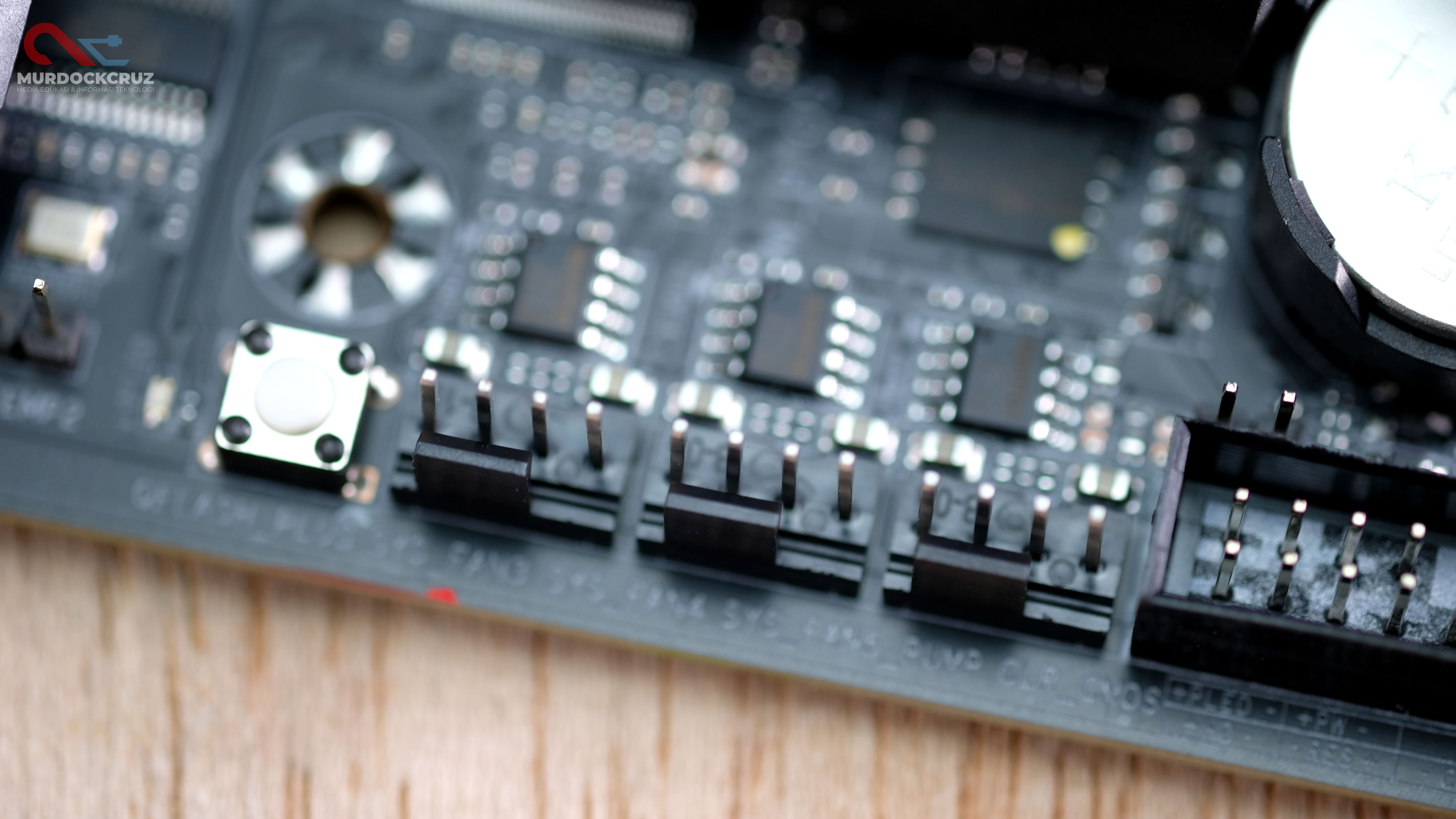 GIGABYTE Z590 AORUS Pro AX