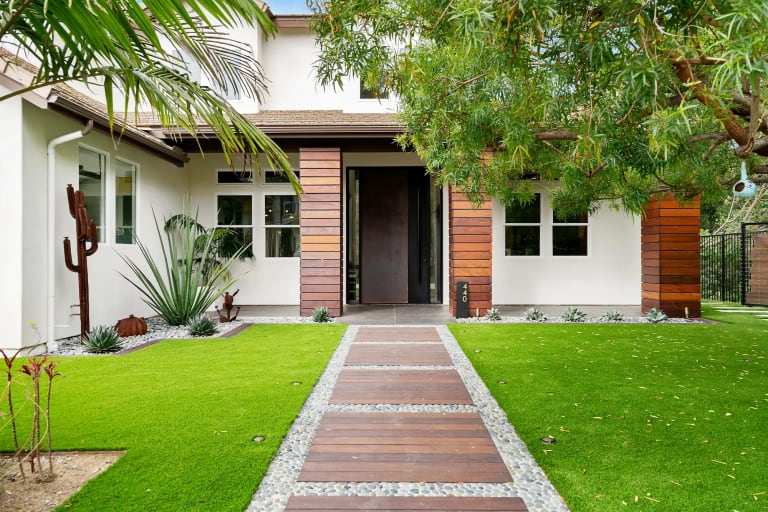 San Diego home with second story addition by Murray Lampert