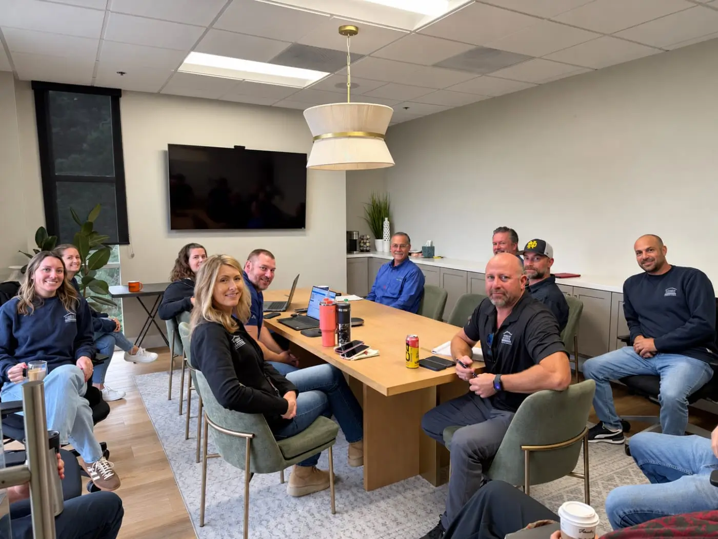 The team around the conference table