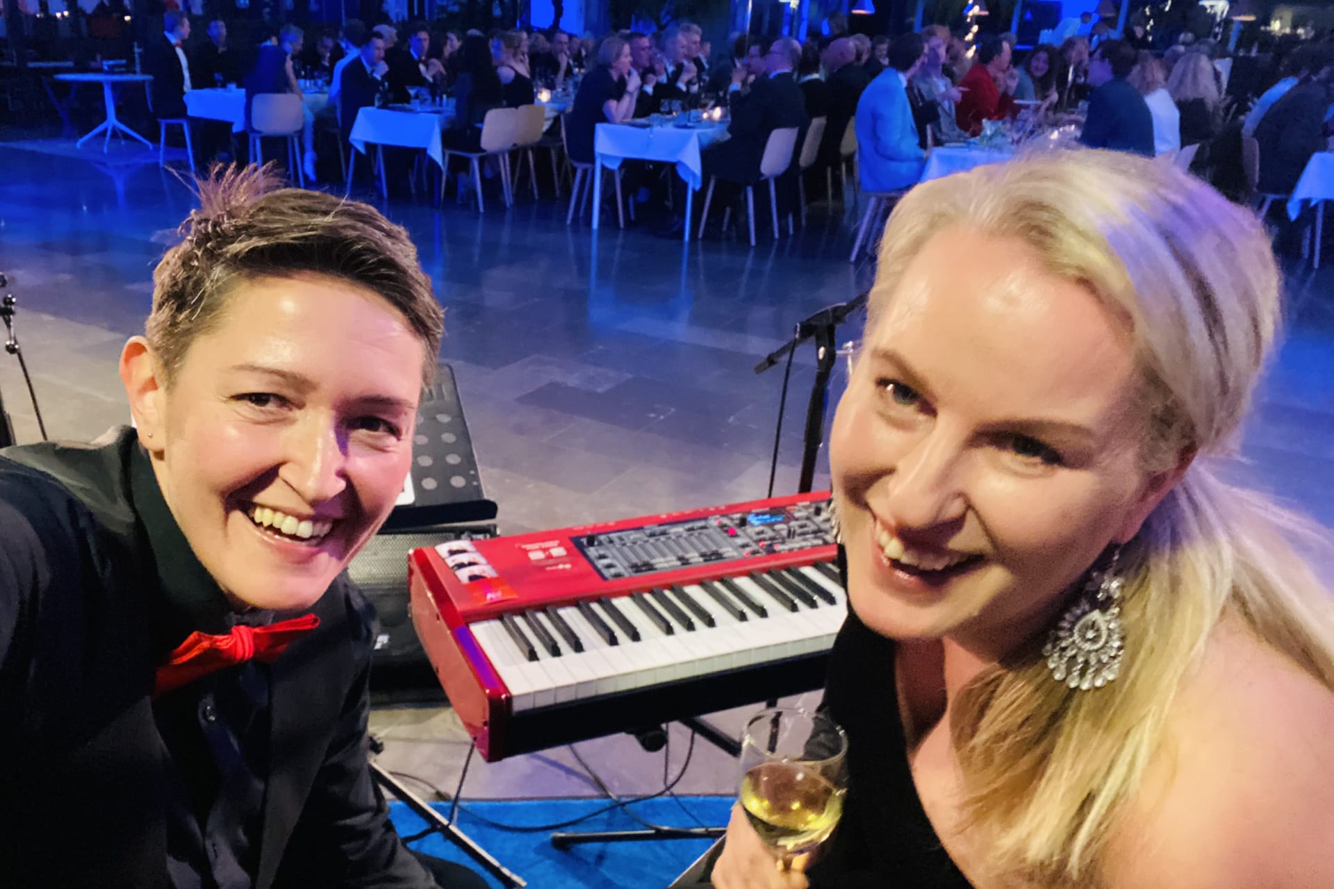 REBECKA & ZLATA, bild 3