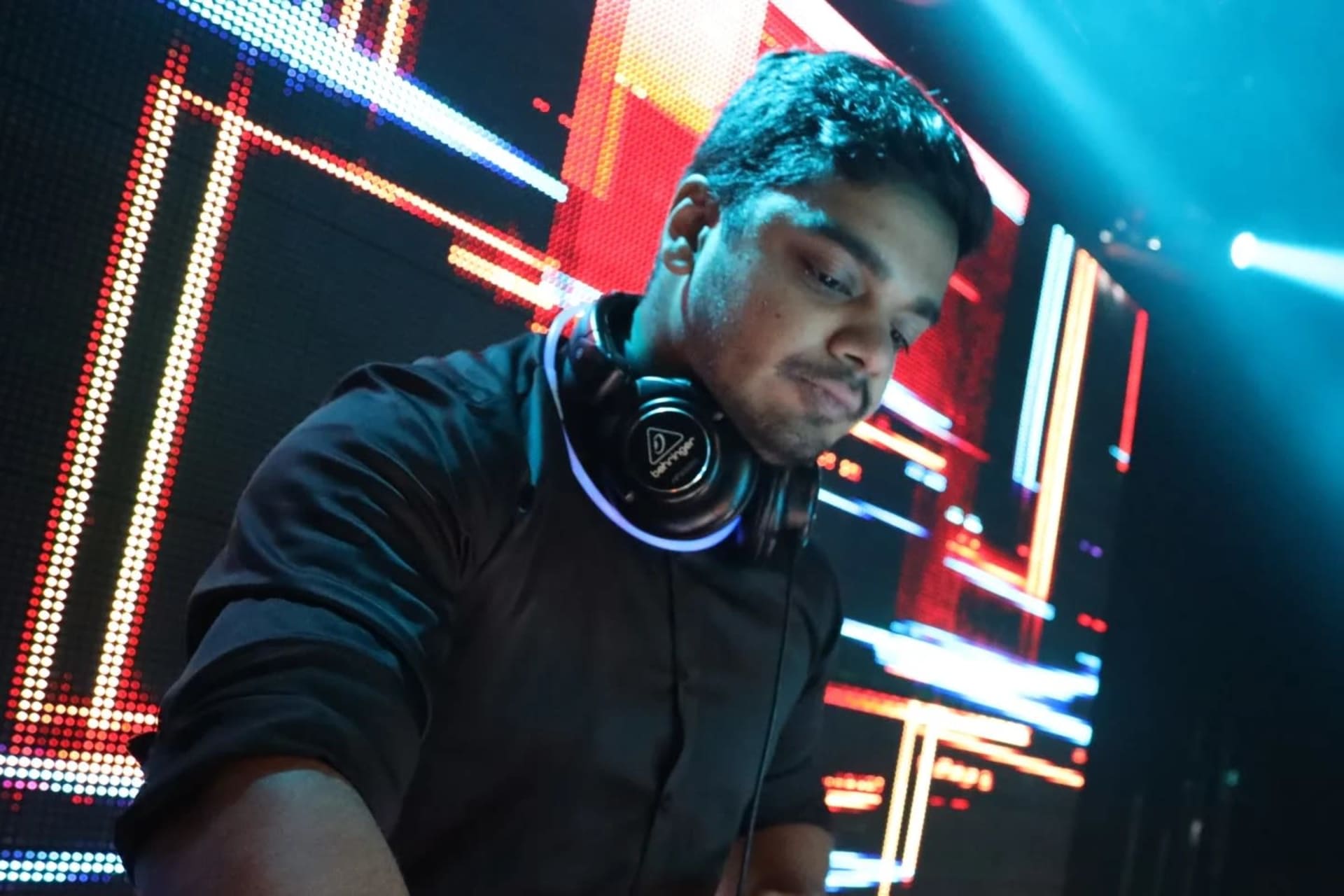 DJ Shaikh, bild 1