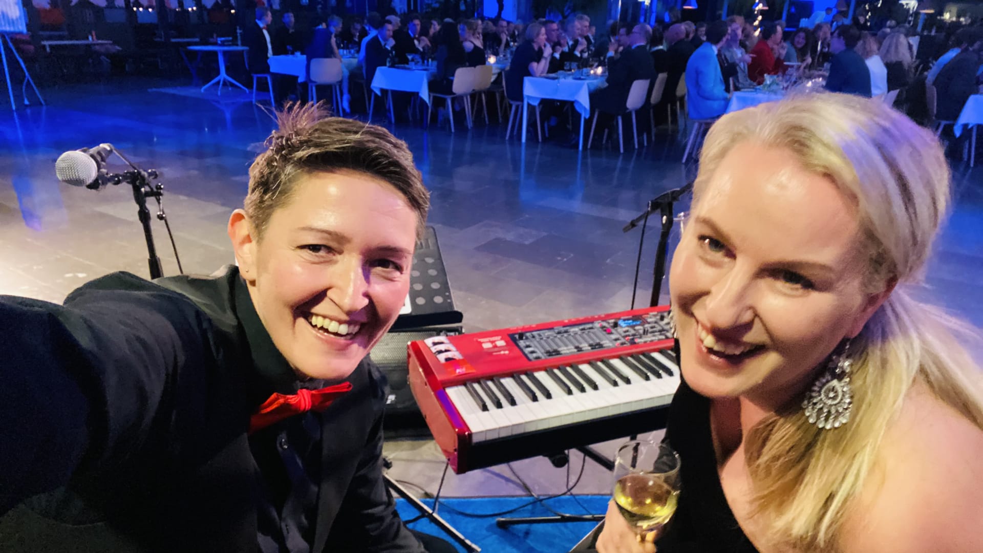 REBECKA & ZLATA, bild 2