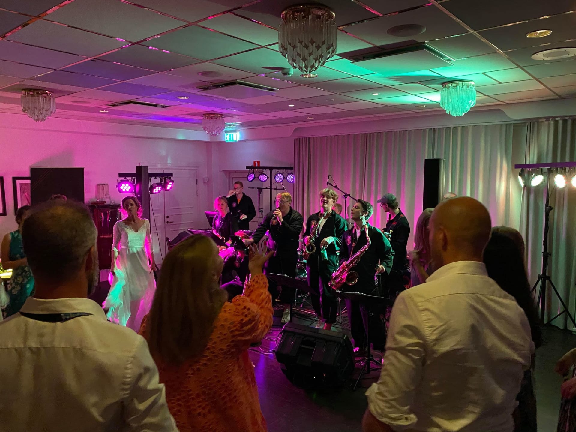 Snarty Party, bild 2