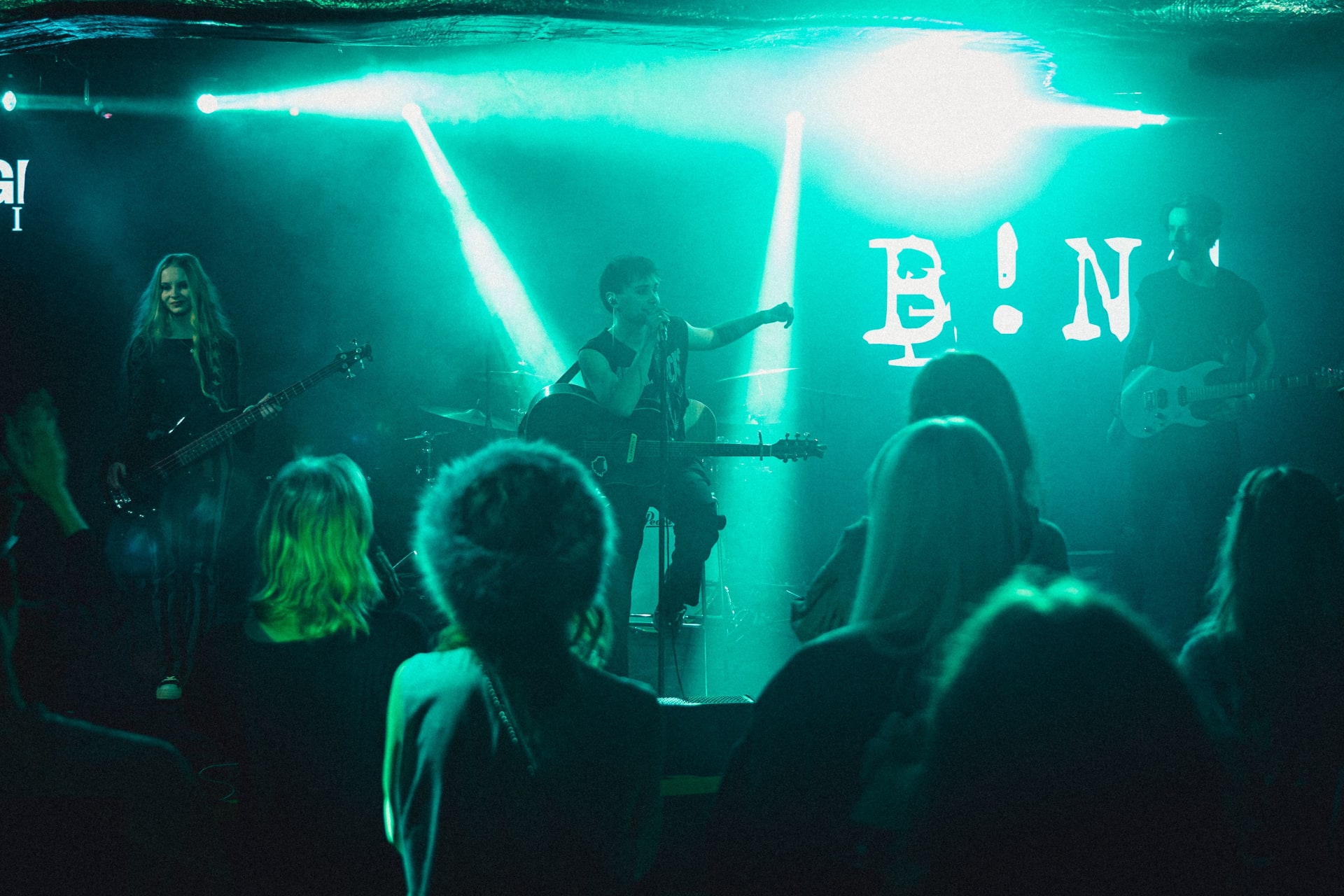B!NG, bild 1
