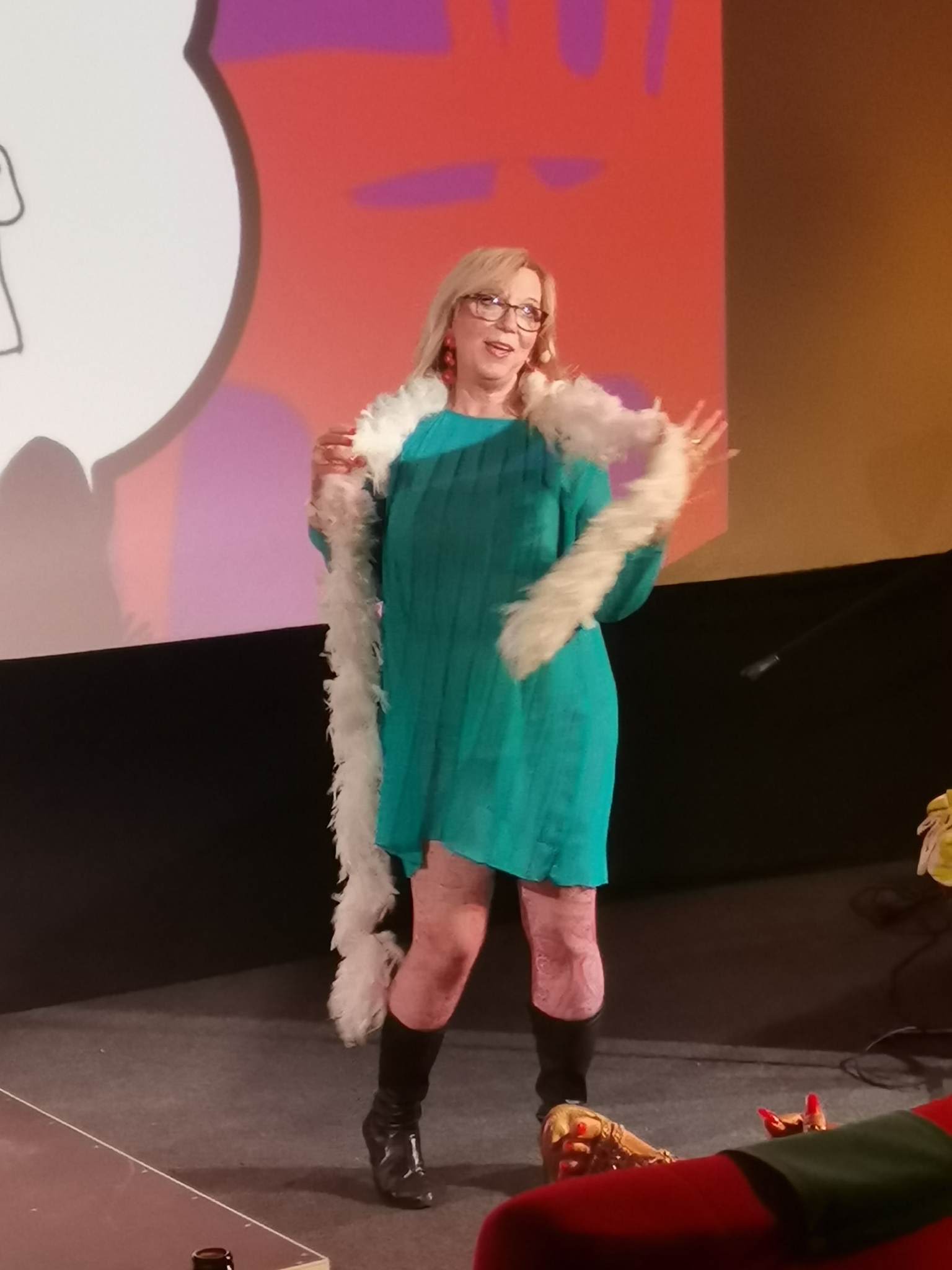 Anneli W, sångerska, bild 1