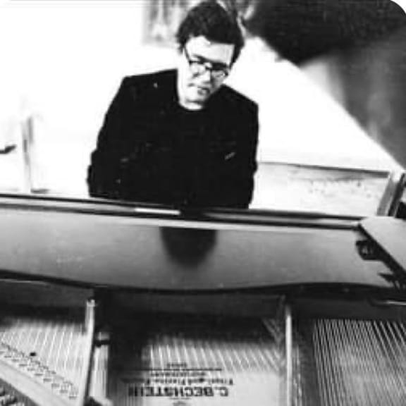 Felix Tani pianist 