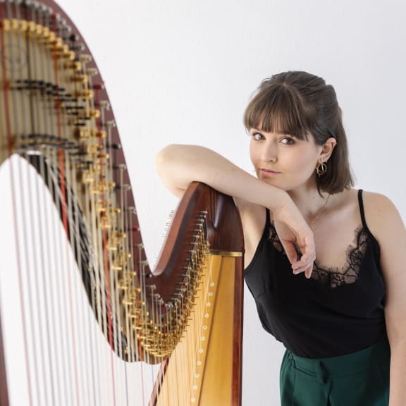 Claudia Besné · HARPIST