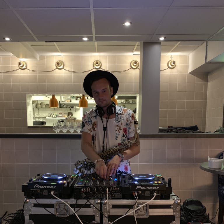 Profilbild av: DJ XSAXO