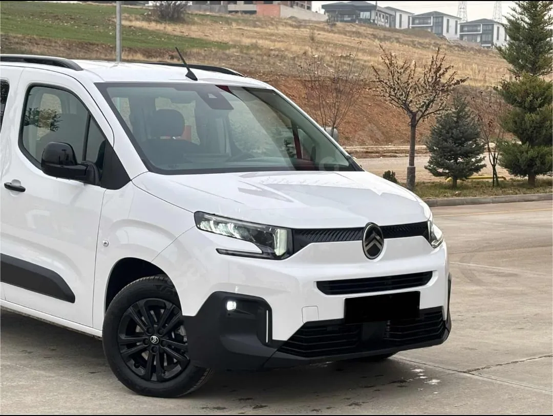 2025 MODEL BERLİNGO 1.5 BlueHDI YOU OTOMATİK HATASIZZ SIFIRRR - 2