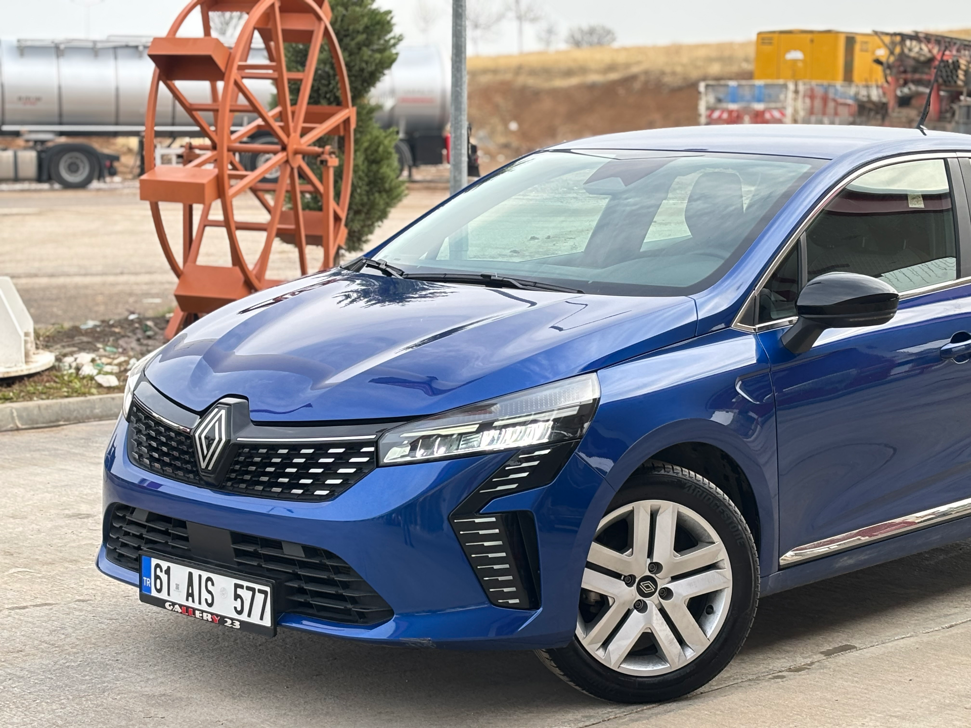 2025 CLİO 1.0 TCE EVOLUTİON OTOMATİK HATASIZ BOYASIZ SIFIR AYARINDA - 2