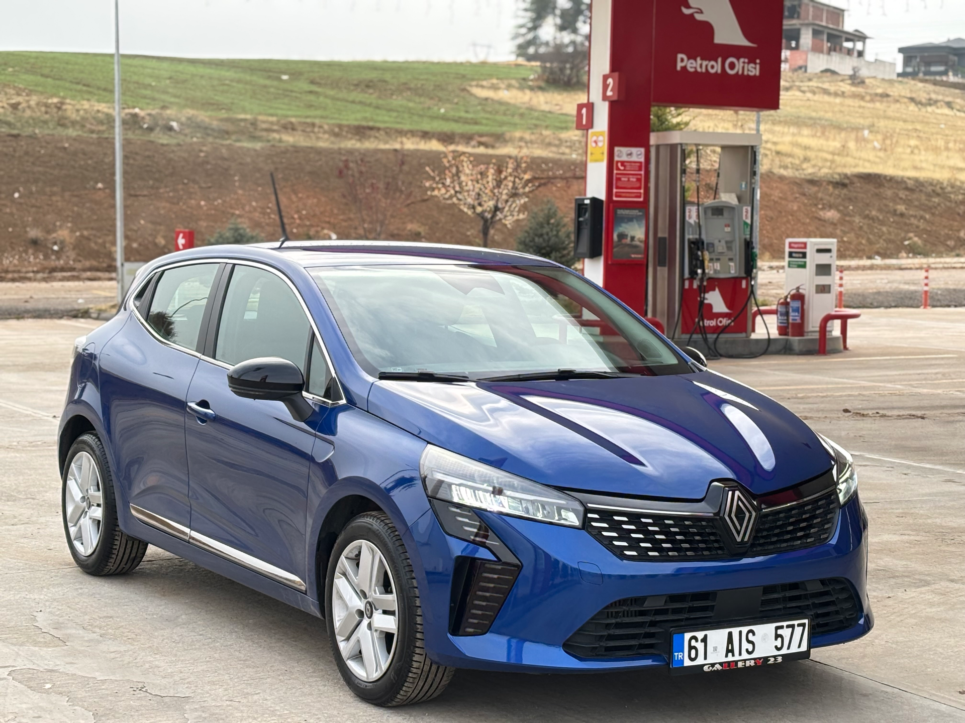 2025 CLİO 1.0 TCE EVOLUTİON OTOMATİK HATASIZ BOYASIZ SIFIR AYARINDA - 3