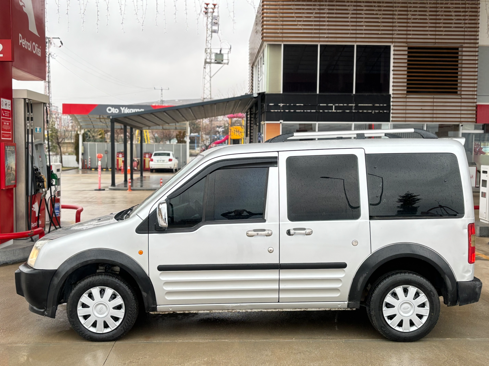 2004 CONNECT 75’LİK ÇİFT SÜRGÜ ORJİNAL 298.000 KM’DE ÇOK TEMİZ AİLE ARACI - 4